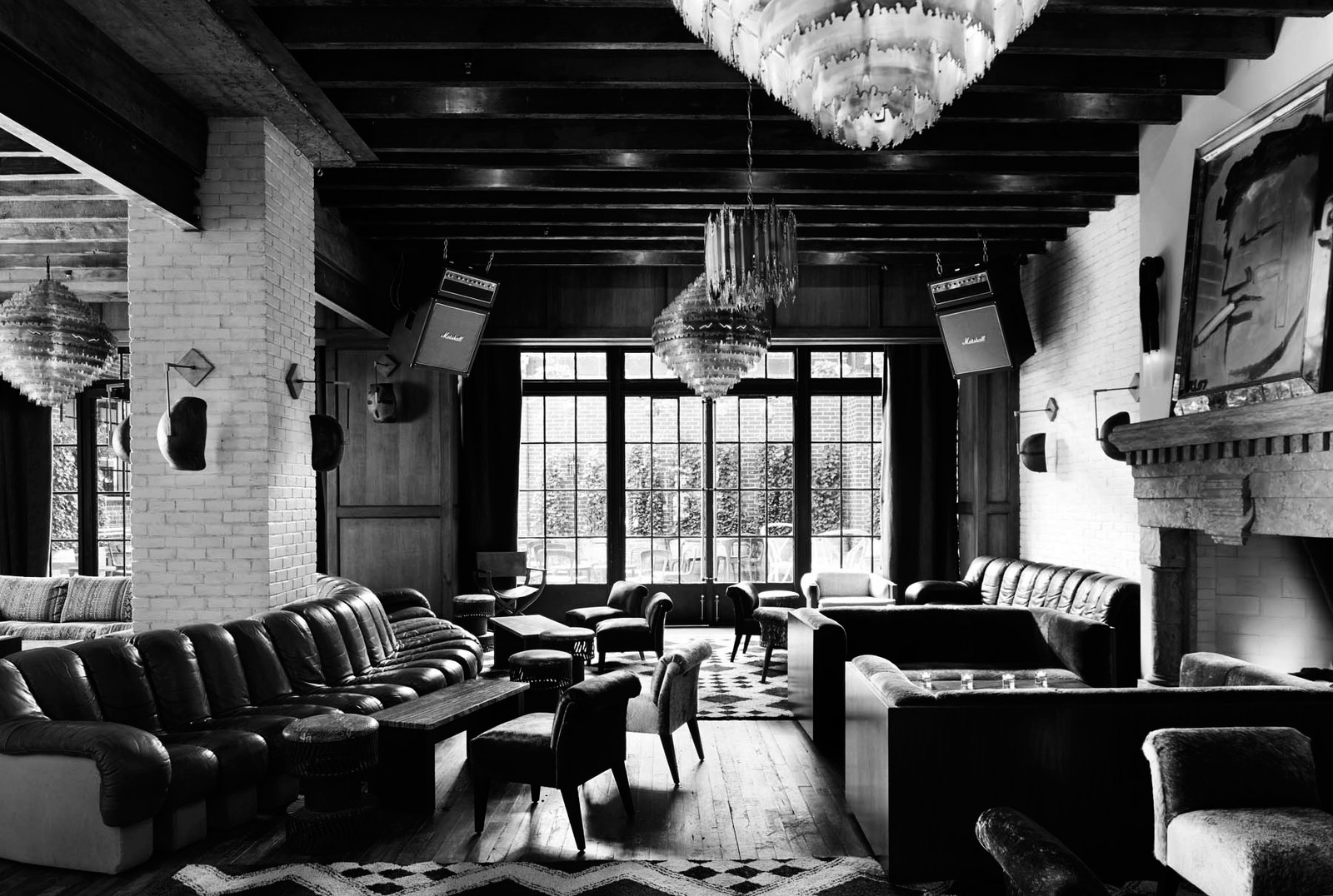 Lobby lounge 1600 0x0x1800x1211 q90